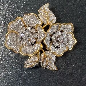 NOLAN MILER FASCINATING FLOWER BROOCH